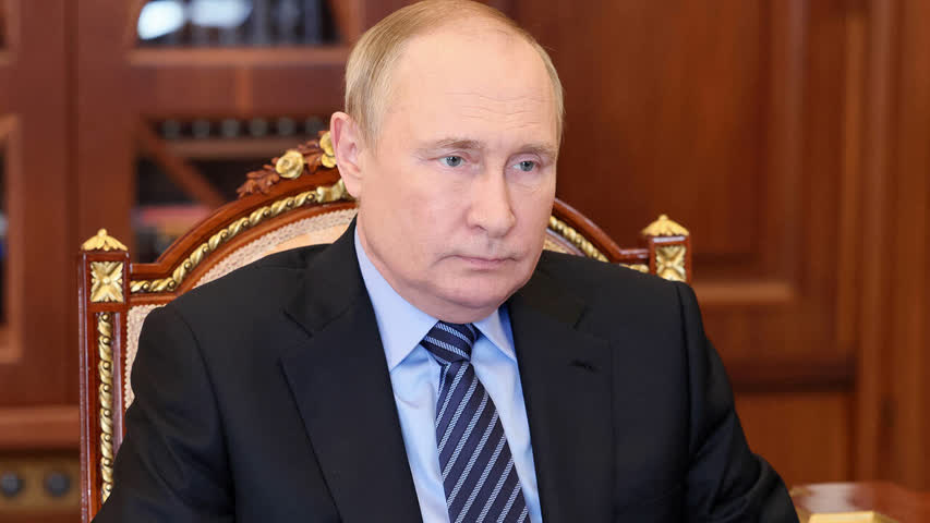 Фото - Путин разрешил банкам приостановить операции с бизнесом в иностранной валюте