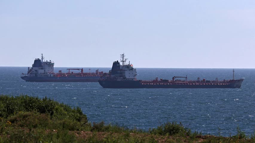 Фото - Названа особенность судов для транспортировки российской нефти после эмбарго